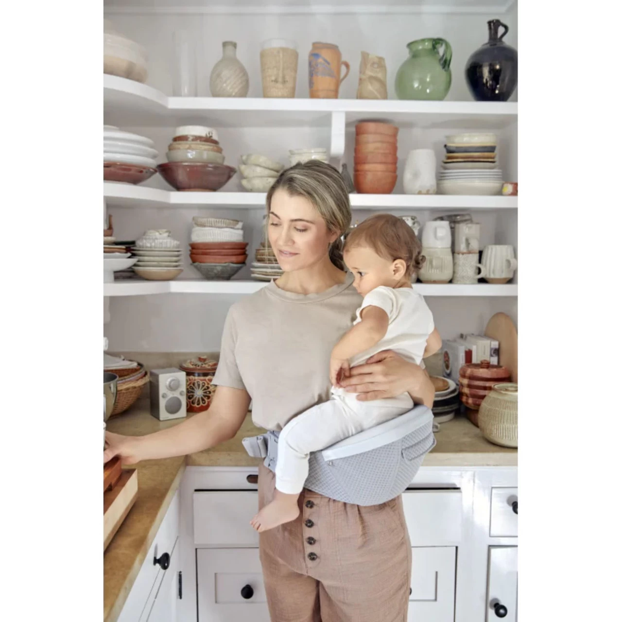 Ergobaby Alta Hip Seat Baby Carrier - Pearl Grey - Image 3