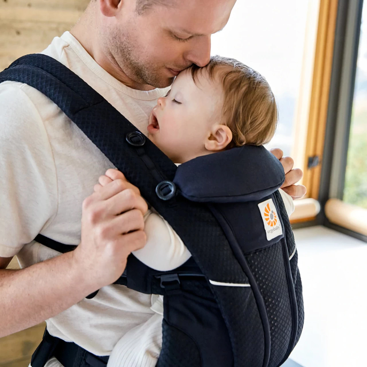 Ergobaby Omni Breeze Baby Carrier - Onyx Black - Image 5
