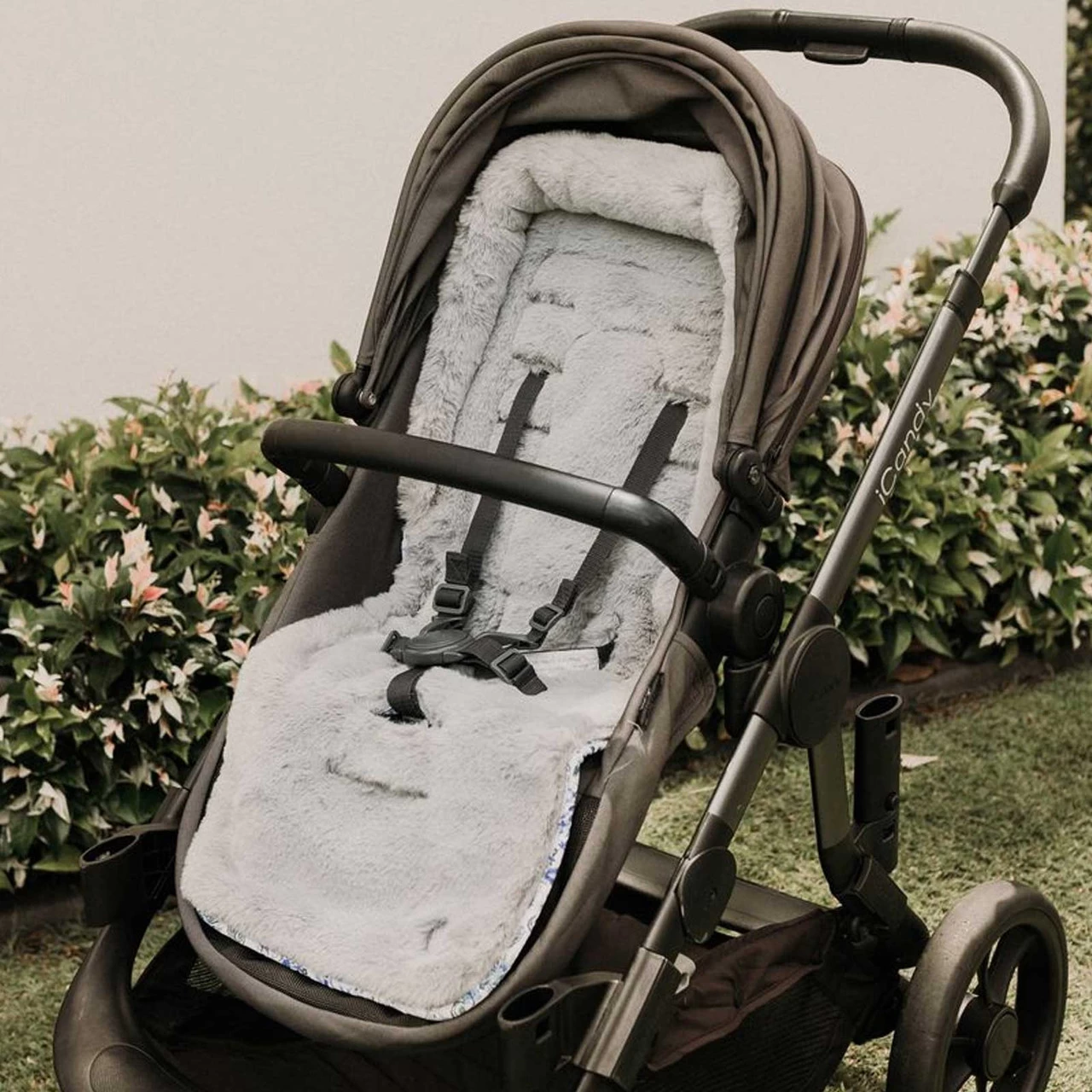 OiOi Reversible Pram Liner - Blue Paisley & Cozy Fleece