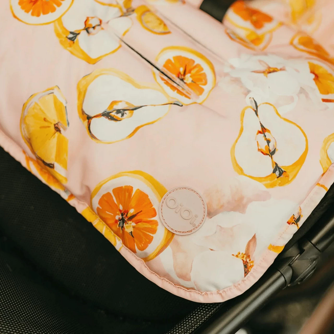 OiOi Reversible Pram Liner - Tutti Frutti - Image 3